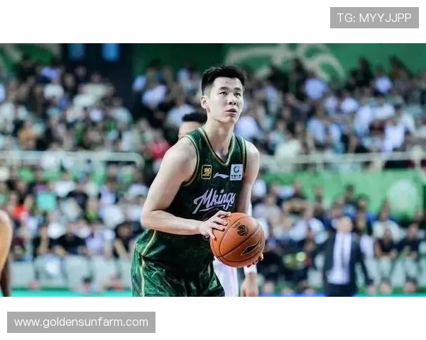 中国篮球队逆转获胜 赛后主帅称队员表现超乎预期 整体配合更趋默契