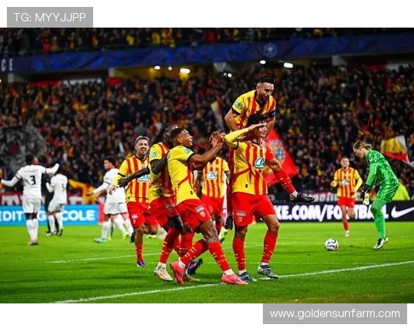 欧洲豪门鏖战再起新星闪耀赛场豪取连胜引爆球迷热情 欧洲豪门鏖战再起新星闪耀赛场豪取连胜引爆球迷热情