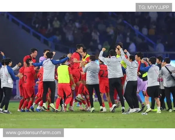 中国足球队成功逆袭以2比1战胜日韩联队晋级亚洲杯四强