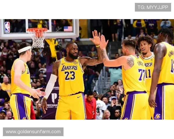 詹姆斯复出带队击败对手 洛杉矶湖人迎来新一轮连胜挑战